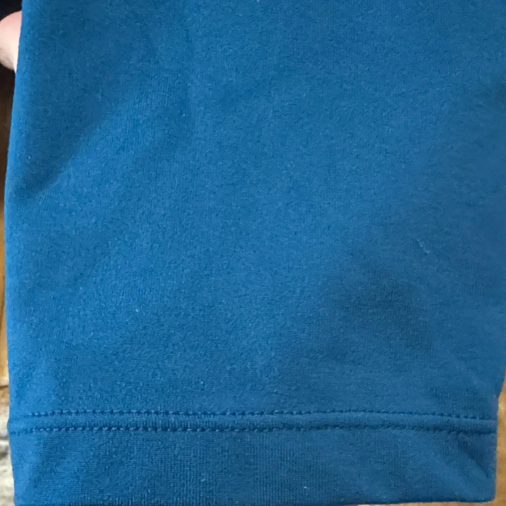 Men’s Conquer ALO Yoga Teal Hoodie NWOT - Picture 7 of 9